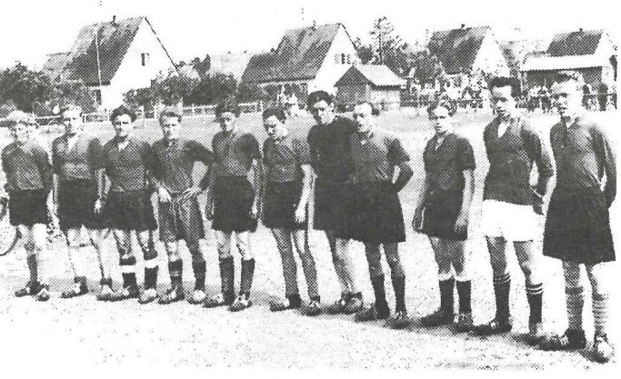 Wiedergegründete Fußballmannschaft, 1954